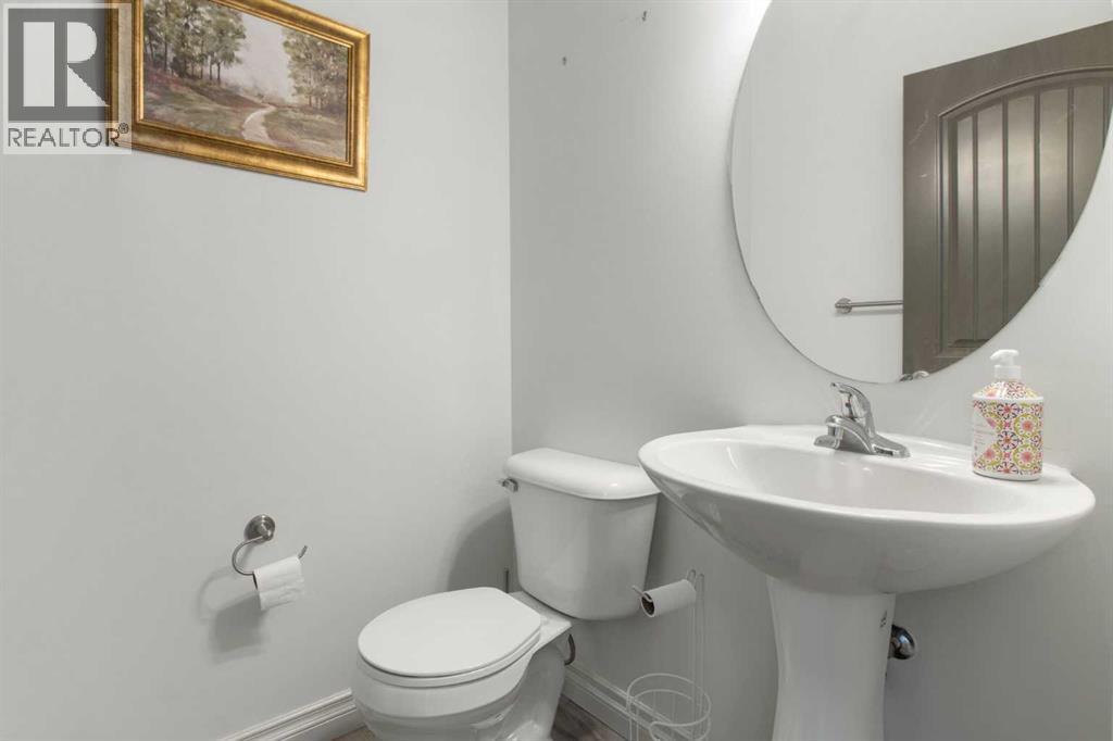 11 Muirfield Close, Lyalta, AB - Indoor Photo Showing Bathroom