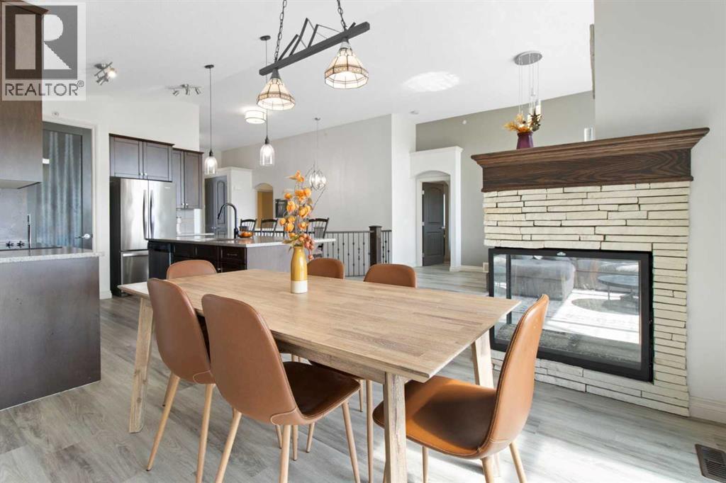 11 Muirfield Close, Lyalta, AB - Indoor Photo Showing Dining Room