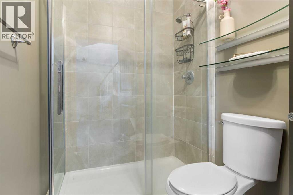 11 Muirfield Close, Lyalta, AB - Indoor Photo Showing Bathroom