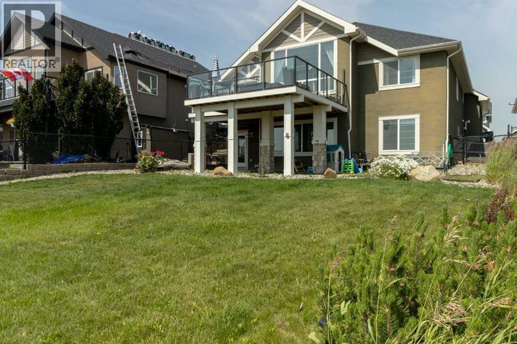 11 Muirfield Close, Lyalta, AB - Outdoor