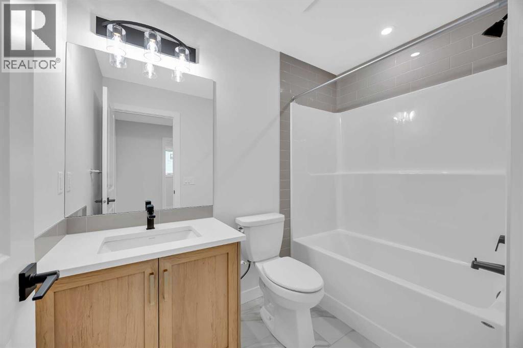 26 Versant Path Sw, Calgary, AB - Indoor Photo Showing Bathroom