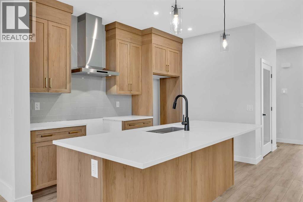 26 Versant Path Sw, Calgary, AB - Indoor Photo Showing Kitchen