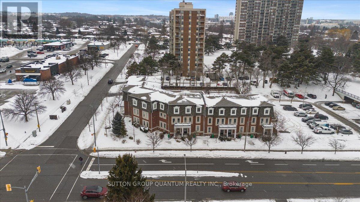 2 - 2375 Truscott Drive, Mississauga, ON - Outdoor