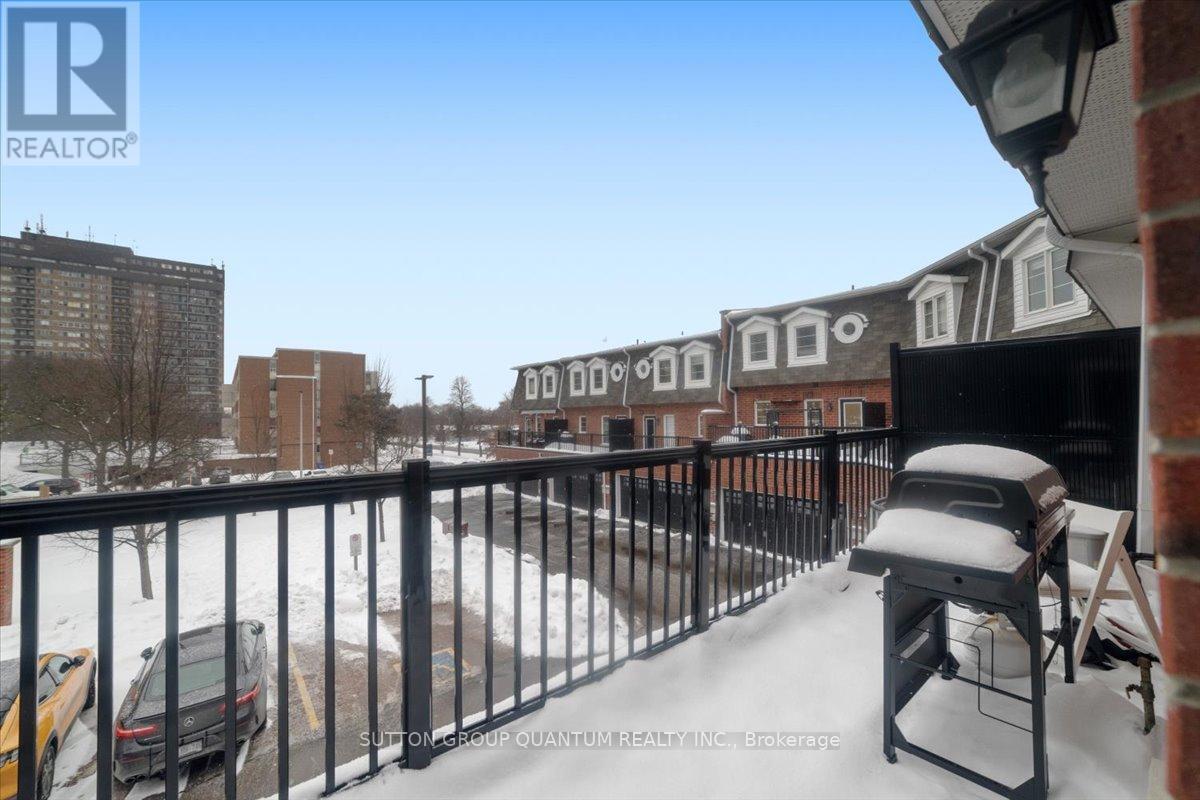 2 - 2375 Truscott Drive, Mississauga, ON - Outdoor With Balcony With Exterior