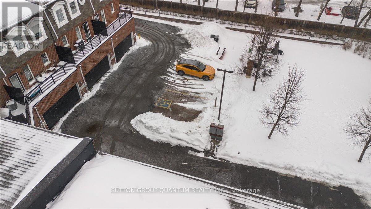 2 - 2375 Truscott Drive, Mississauga, ON - Outdoor