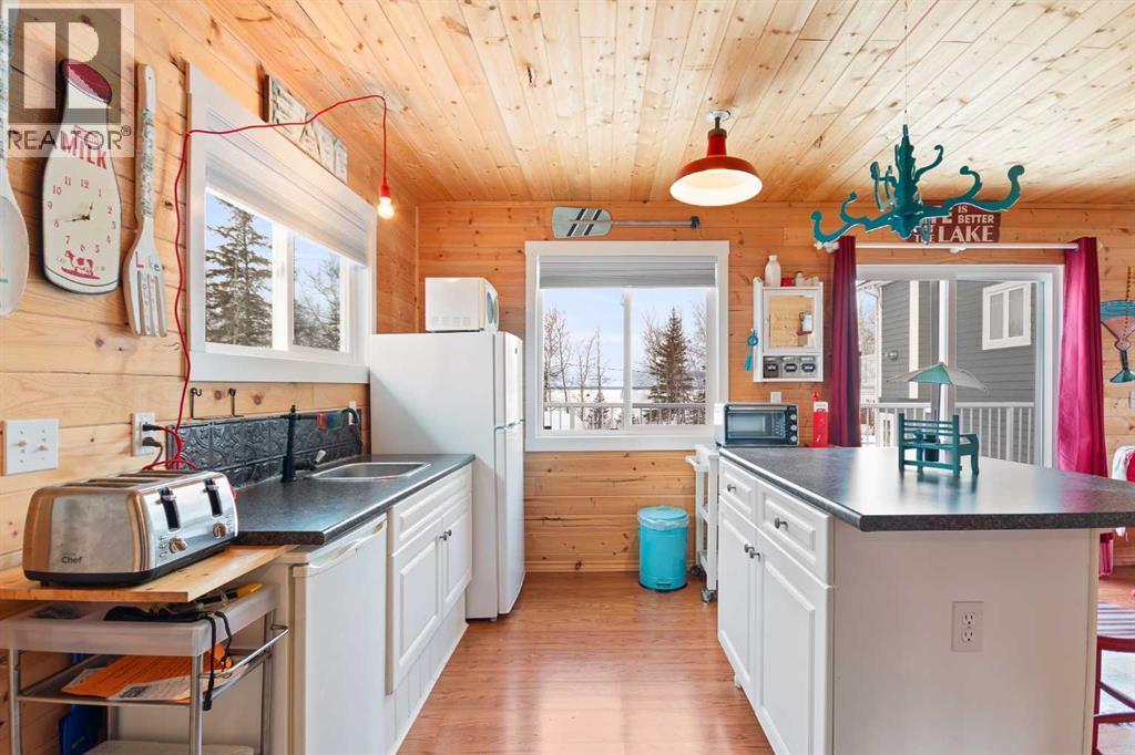 117 Kenderline Boulevard, Livelong, SK - Indoor Photo Showing Kitchen With Double Sink