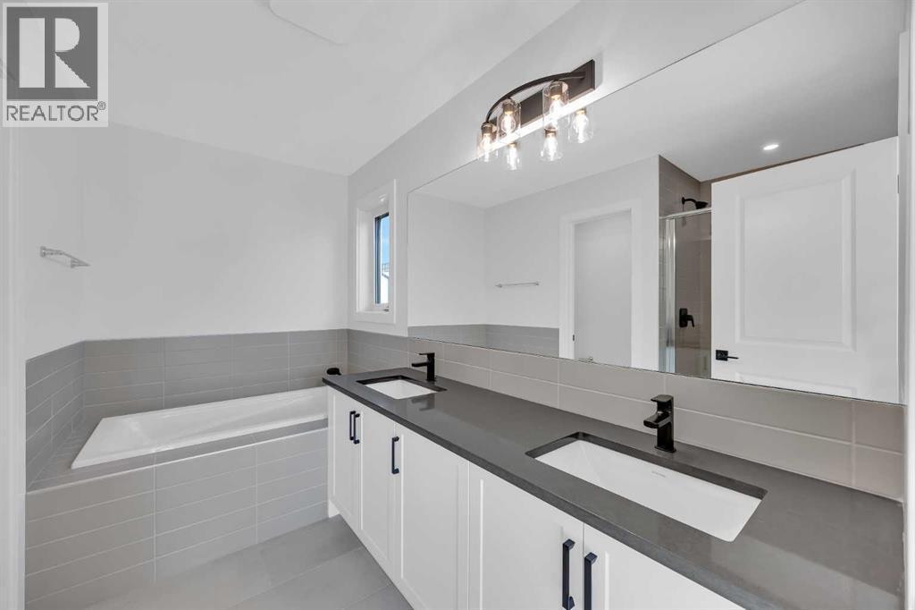 14 Versant Path Sw, Calgary, AB - Indoor Photo Showing Bathroom