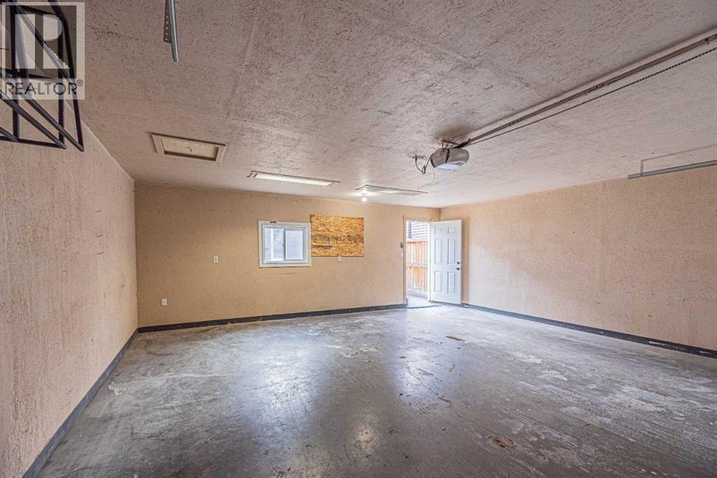 427 Saddlebrook Way Ne, Calgary, AB - Indoor