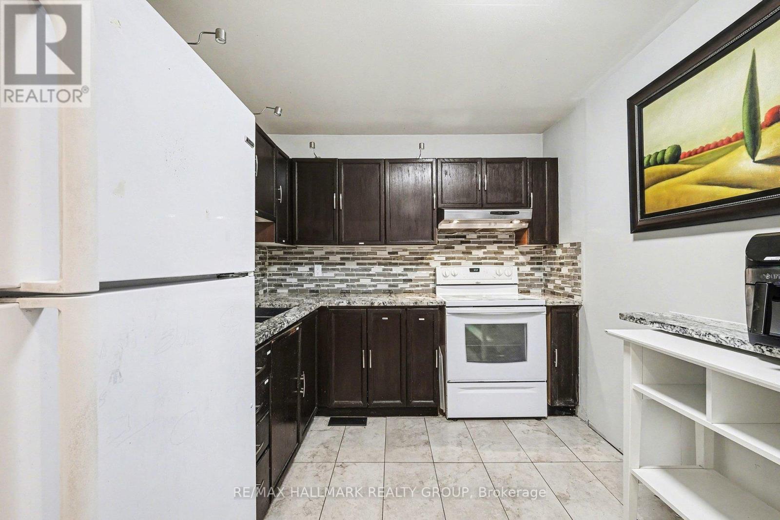808 Torsa Court, Ottawa, ON - Indoor Photo Showing Kitchen