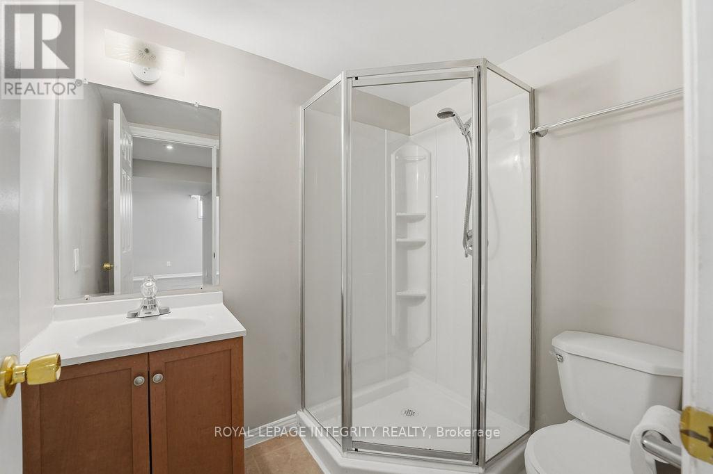 2039 St. Laurent Boulevard, Ottawa, ON