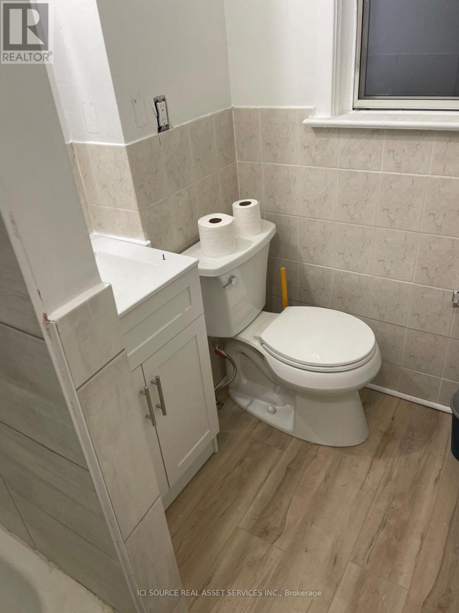 Floor 3 - 862 Danforth Avenue, Toronto, ON - Indoor Photo Showing Bathroom