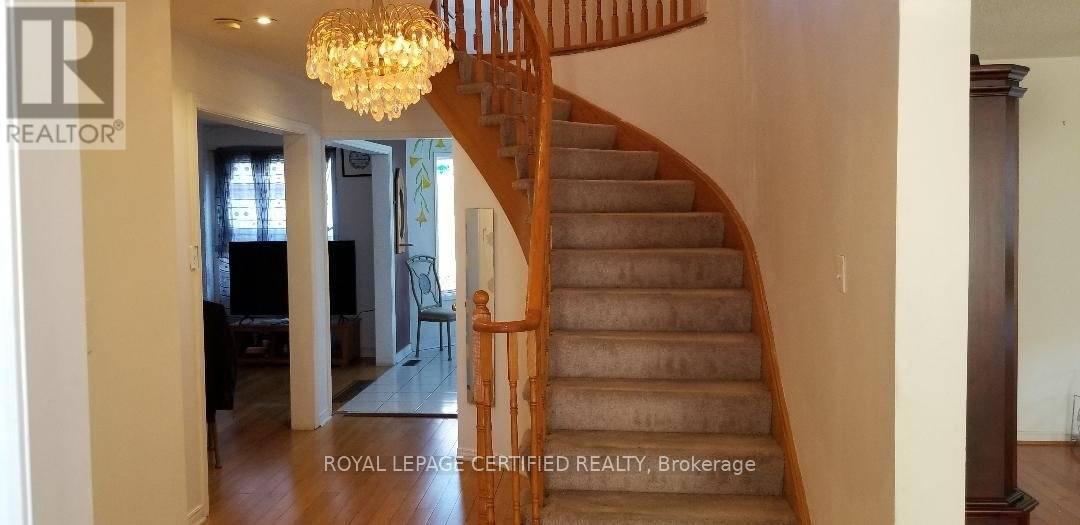 1406 Emerson Lane, Mississauga, ON - Indoor Photo Showing Other Room