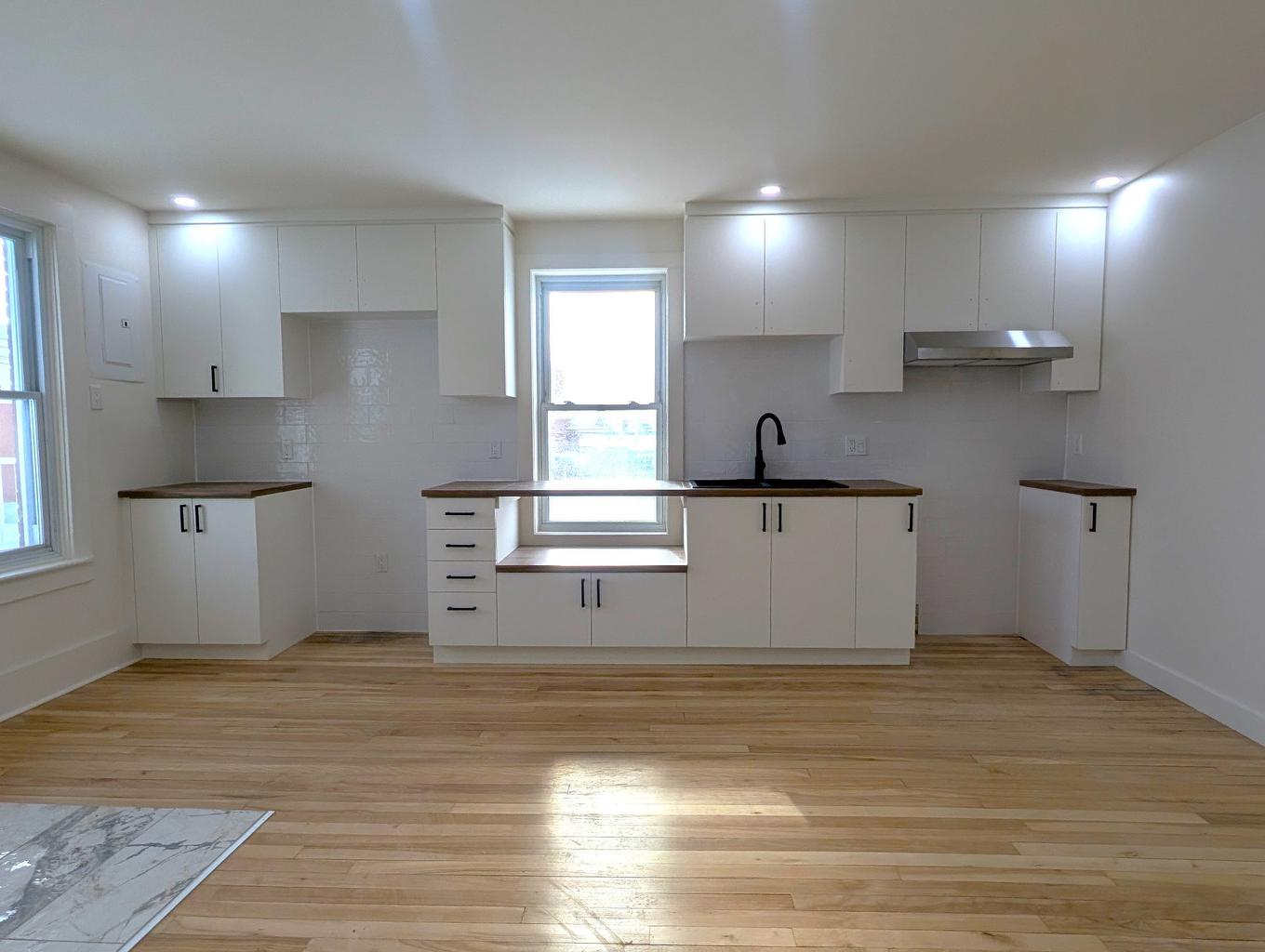 Kitchen - 454 Rue Papineau, Sherbrooke (Fleurimont), QC - Indoor Photo Showing Kitchen