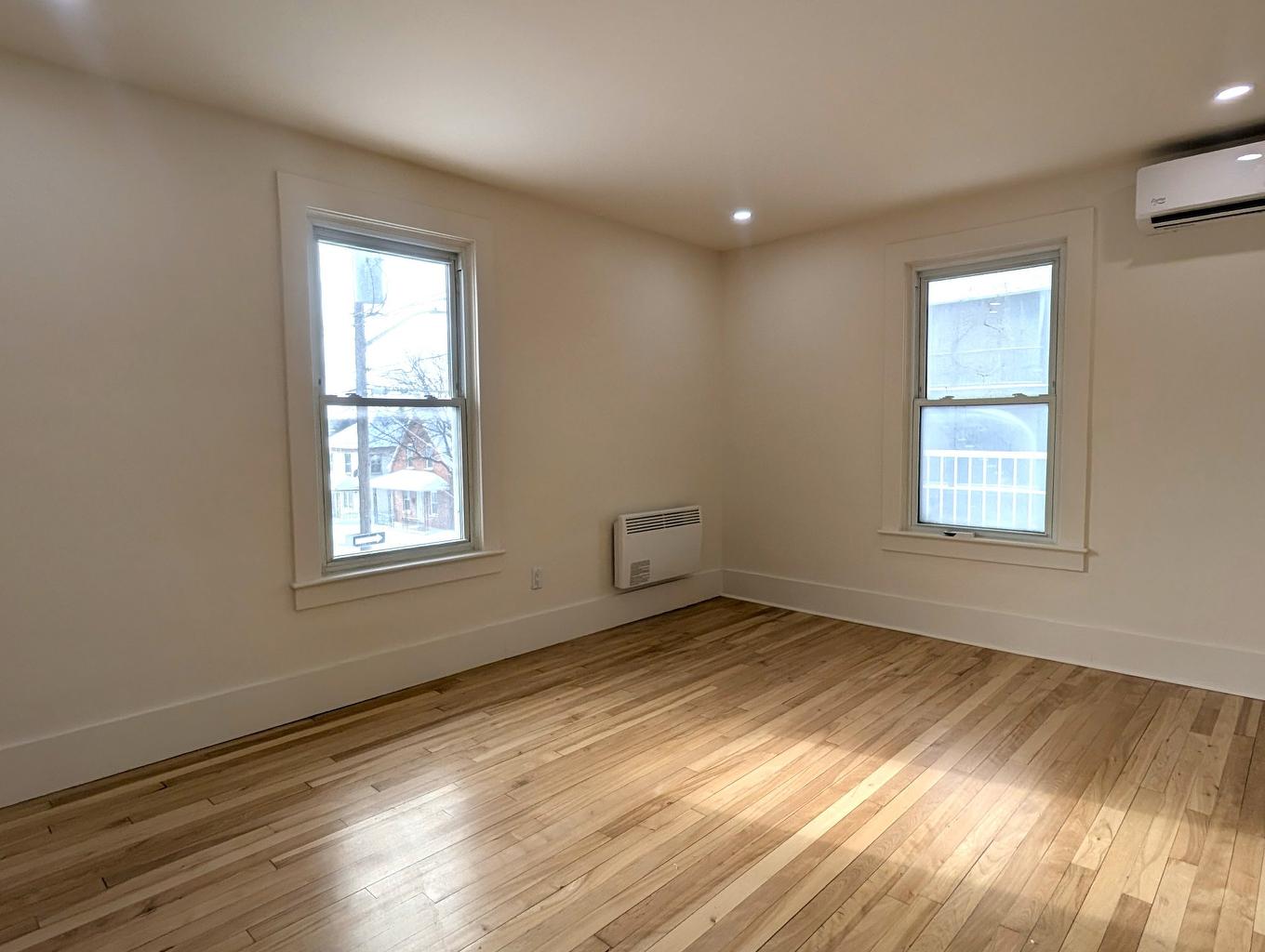 Living room - 454 Rue Papineau, Sherbrooke (Fleurimont), QC - Indoor Photo Showing Other Room