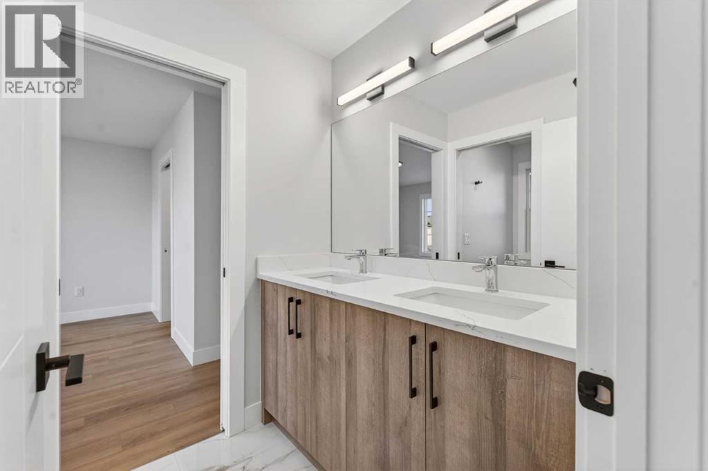 202 Kinniburgh Loop, Chestermere, AB - Indoor Photo Showing Bathroom