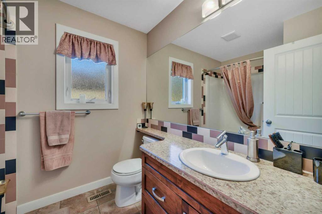 FULL BATH 2 STORY - 232 Wiley Crescent, Red Deer, AB - Indoor Photo Showing Bathroom