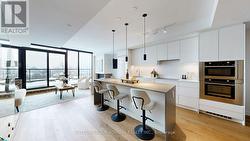 PH 617 - 899 COLLEGE STREET Toronto, ON M6H 1A1