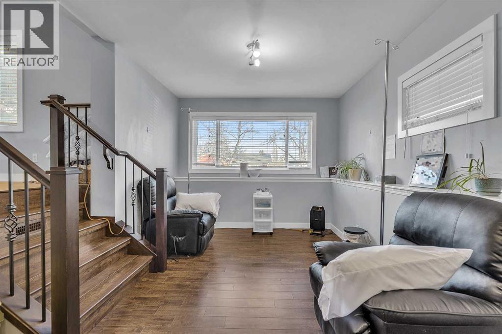 109 Hudson Road Nw, Calgary, AB - Indoor