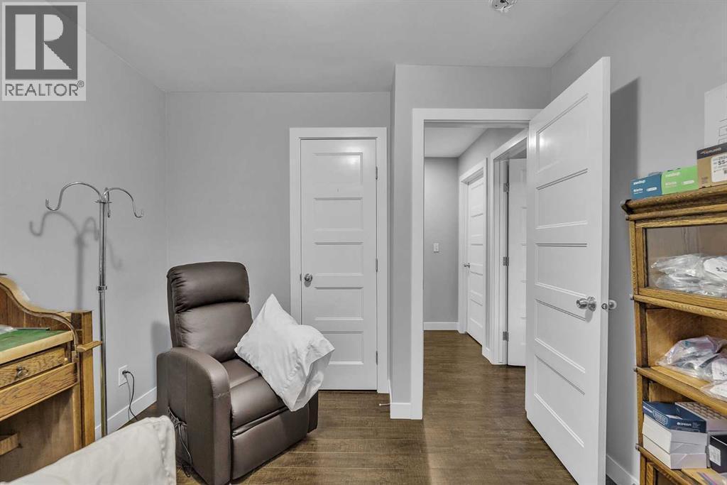 109 Hudson Road Nw, Calgary, AB - Indoor