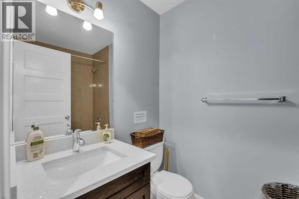 109 Hudson Road Nw, Calgary, AB - Indoor Photo Showing Bathroom