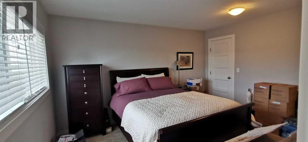 109 Hudson Road Nw, Calgary, AB - Indoor Photo Showing Bedroom