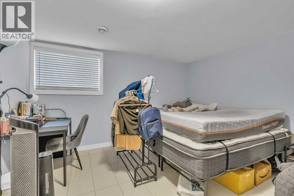 109 Hudson Road Nw, Calgary, AB - Indoor