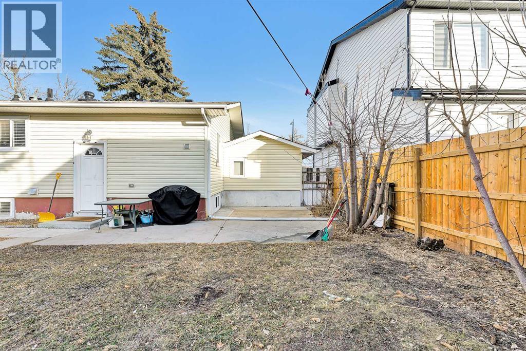 109 Hudson Road Nw, Calgary, AB - Outdoor