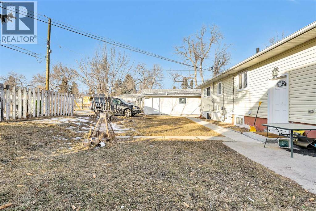 109 Hudson Road Nw, Calgary, AB - Outdoor