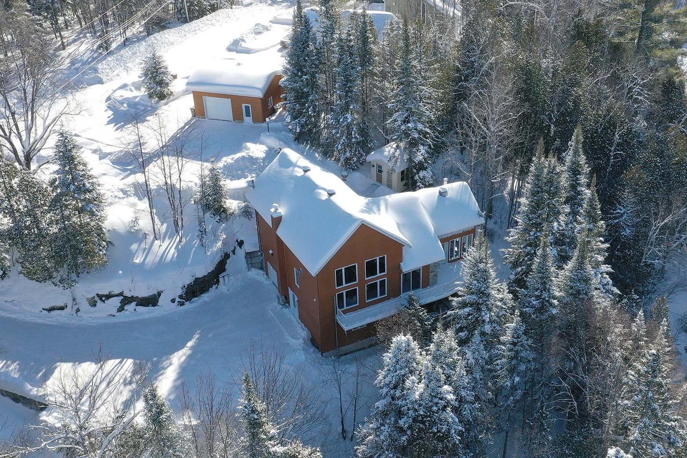 Photo aérienne - 780 Ch. De La Presqu'Île, Rivière-Rouge, QC - Outdoor