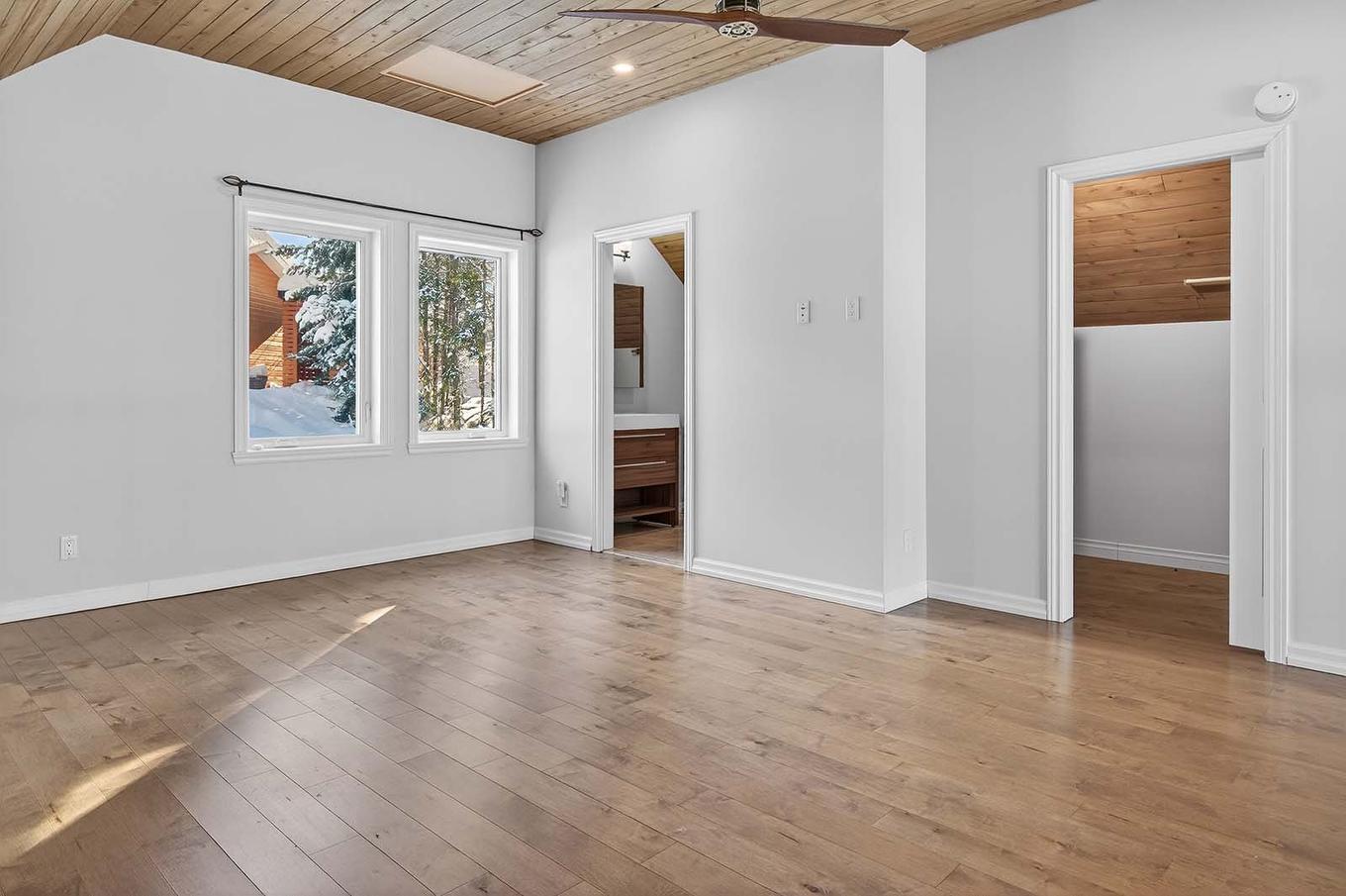 Chambre à coucher principale - 780 Ch. De La Presqu'Île, Rivière-Rouge, QC - Indoor Photo Showing Other Room