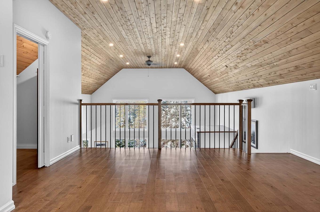 Chambre à coucher principale - 780 Ch. De La Presqu'Île, Rivière-Rouge, QC - Indoor Photo Showing Other Room