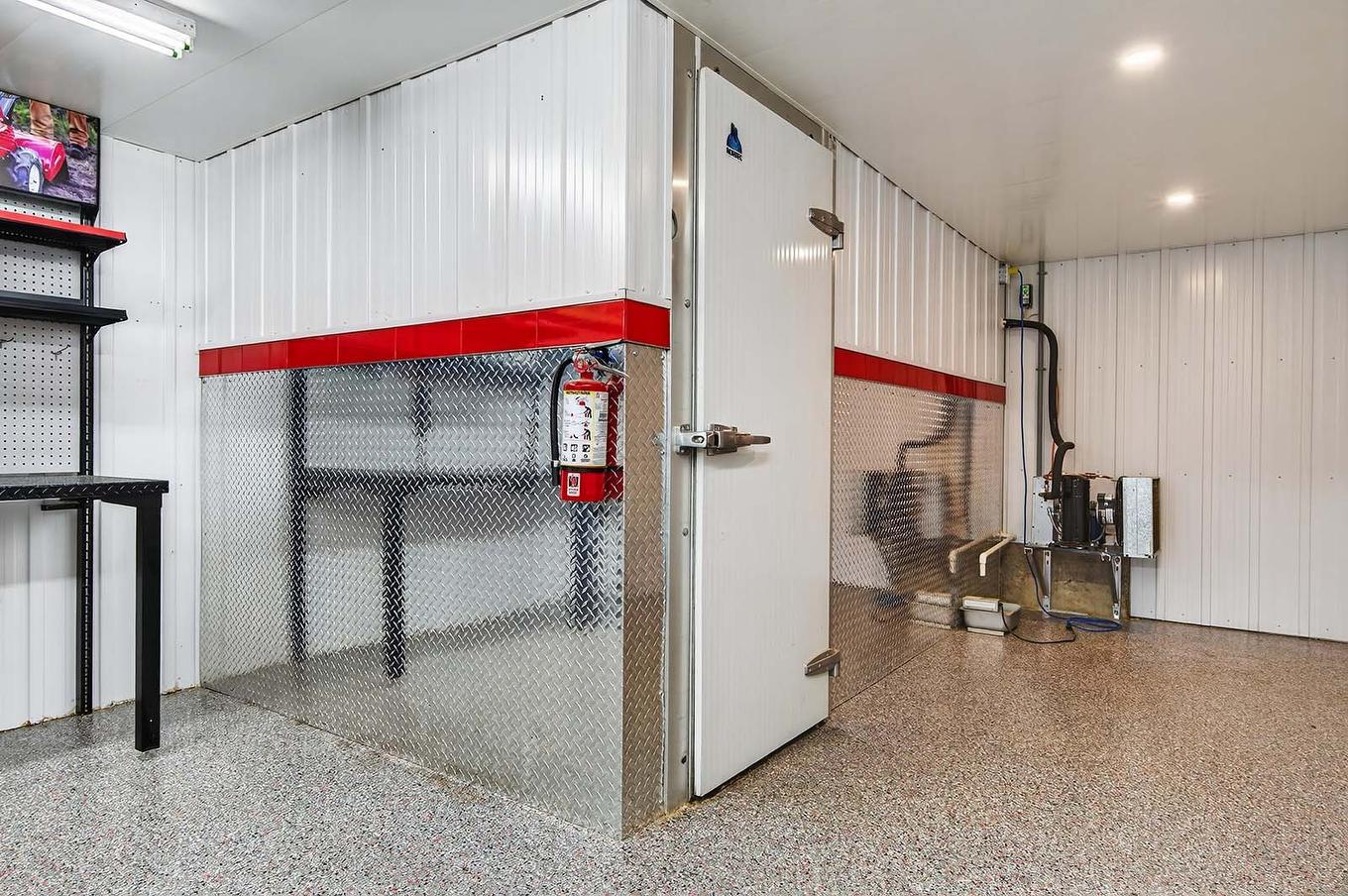 Garage - 780 Ch. De La Presqu'Île, Rivière-Rouge, QC - Indoor