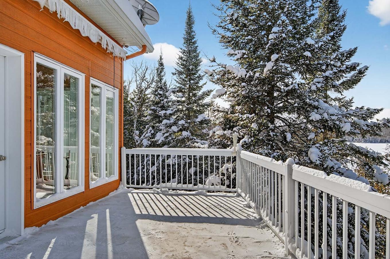 Balcon - 780 Ch. De La Presqu'Île, Rivière-Rouge, QC - Outdoor