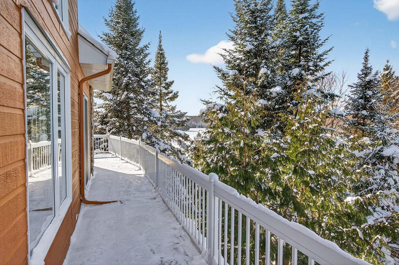 Vue sur l'eau - 780 Ch. De La Presqu'Île, Rivière-Rouge, QC - Outdoor
