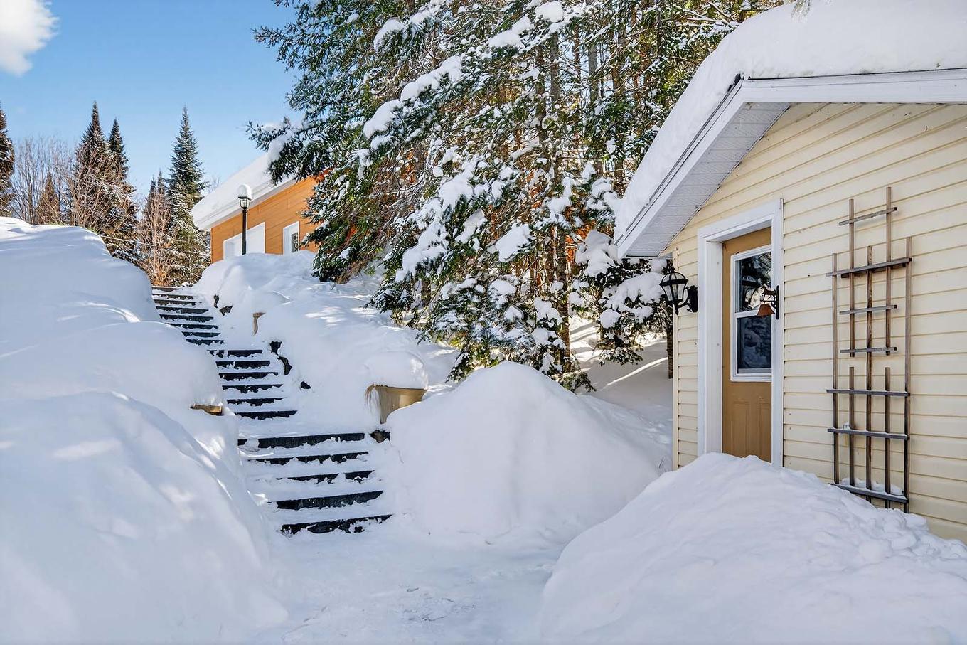 Entrée extérieure - 780 Ch. De La Presqu'Île, Rivière-Rouge, QC - Outdoor