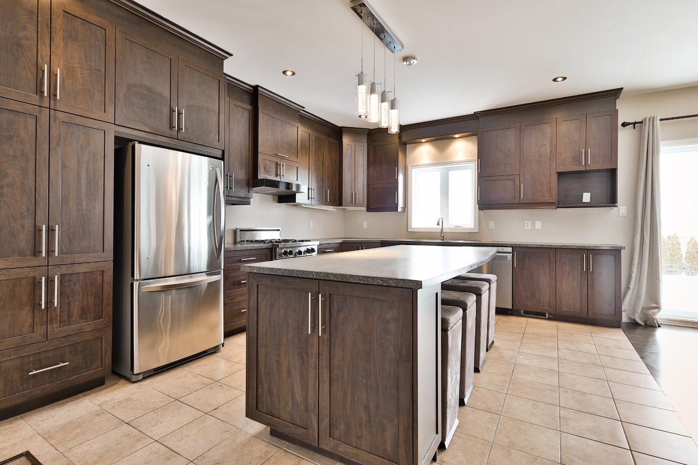 Cuisine - 1792 Rue Du Tonnelier, Chambly, QC - Indoor Photo Showing Kitchen