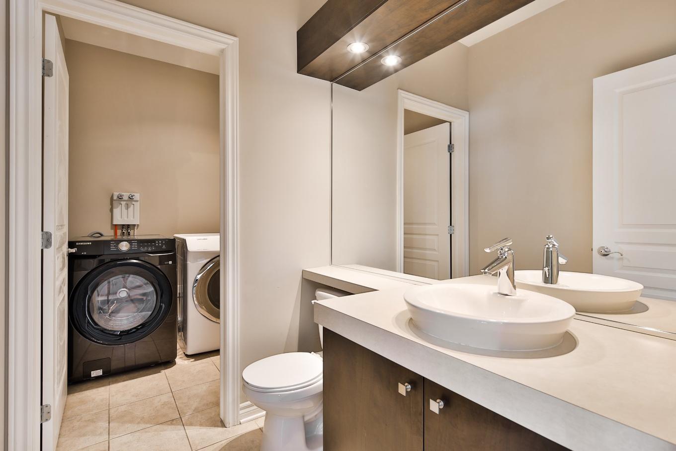 Salle d'eau - 1792 Rue Du Tonnelier, Chambly, QC - Indoor Photo Showing Laundry Room