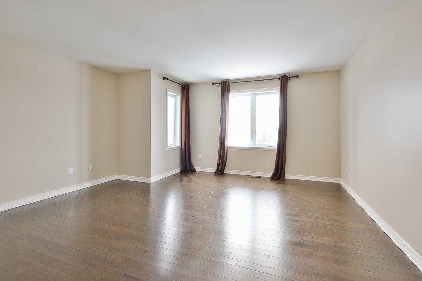 Chambre à coucher principale - 1792 Rue Du Tonnelier, Chambly, QC - Indoor Photo Showing Other Room