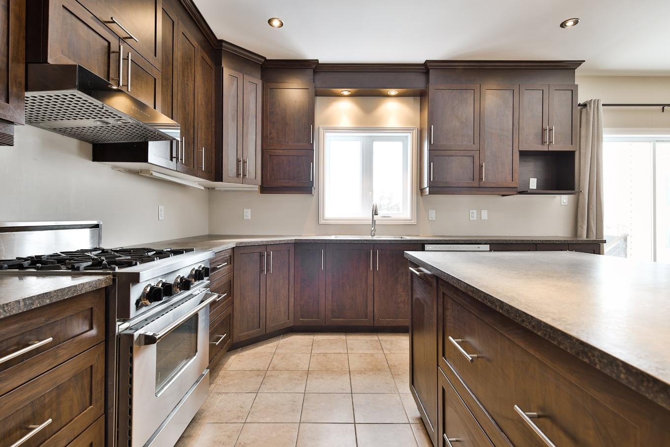 Cuisine - 1792 Rue Du Tonnelier, Chambly, QC - Indoor Photo Showing Kitchen