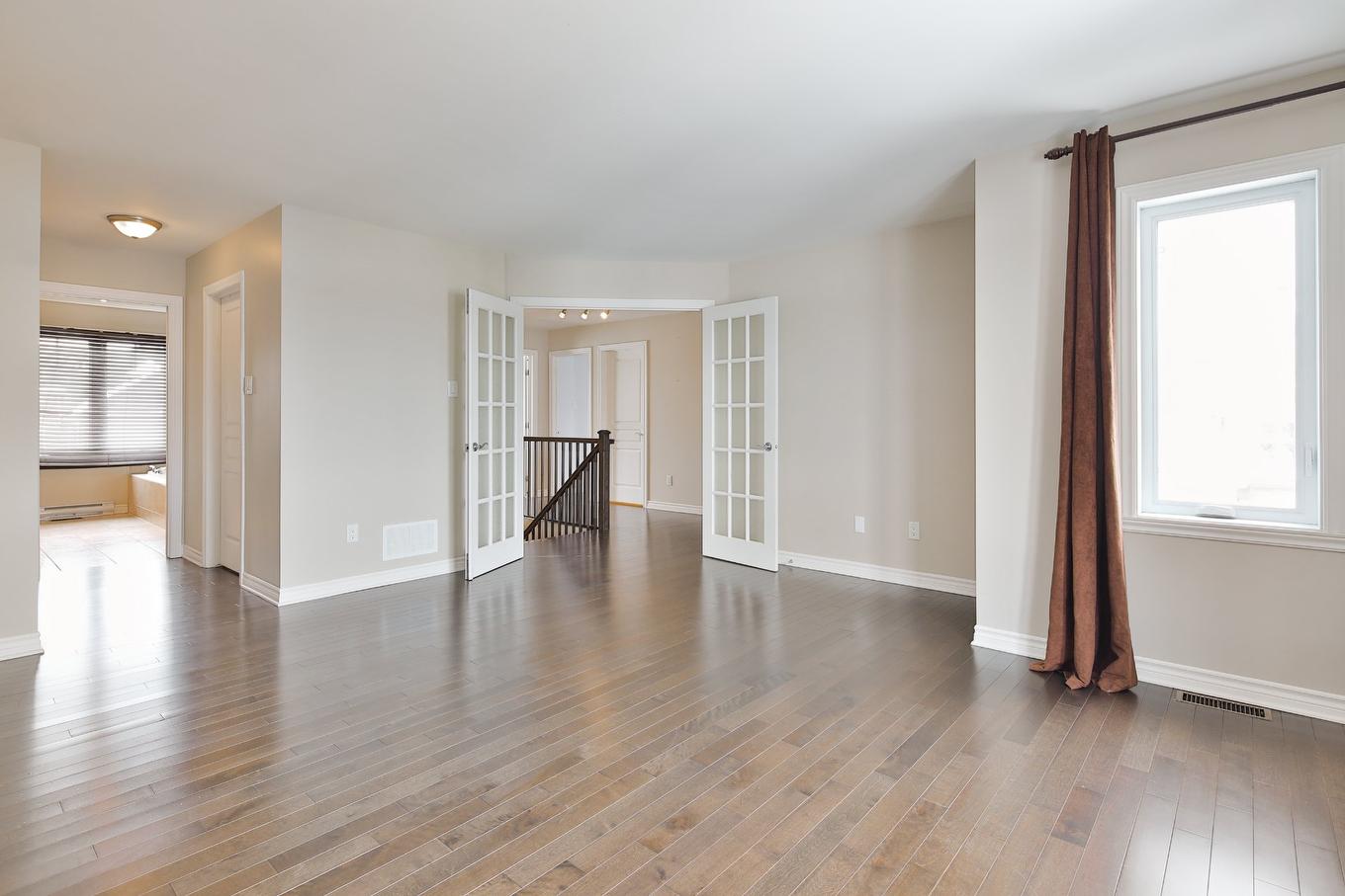 Chambre à coucher principale - 1792 Rue Du Tonnelier, Chambly, QC - Indoor Photo Showing Other Room