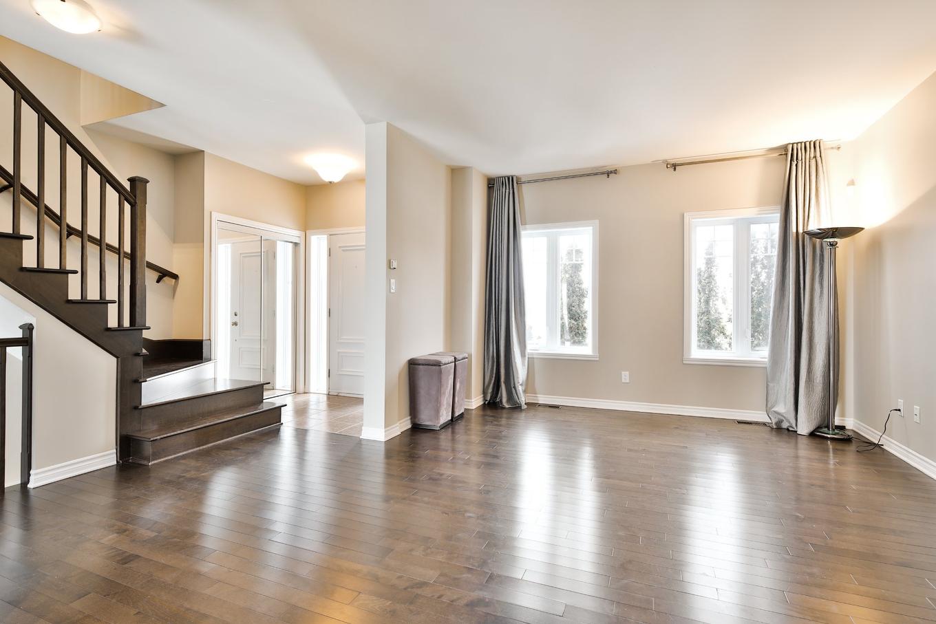 Salon - 1792 Rue Du Tonnelier, Chambly, QC - Indoor