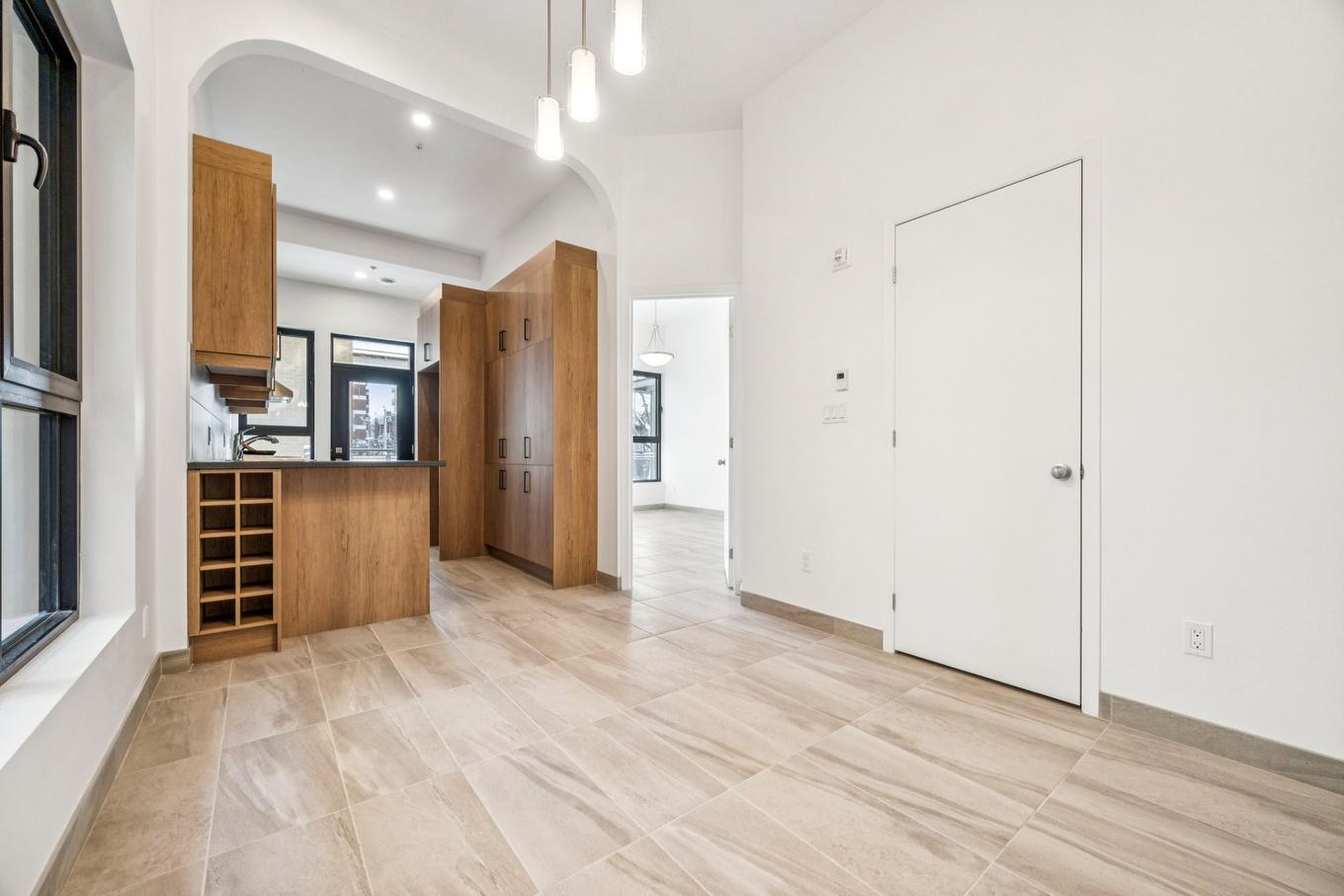 Vue d'ensemble - 2-1100 Av. Ducharme, Montréal (Outremont), QC - Indoor Photo Showing Other Room