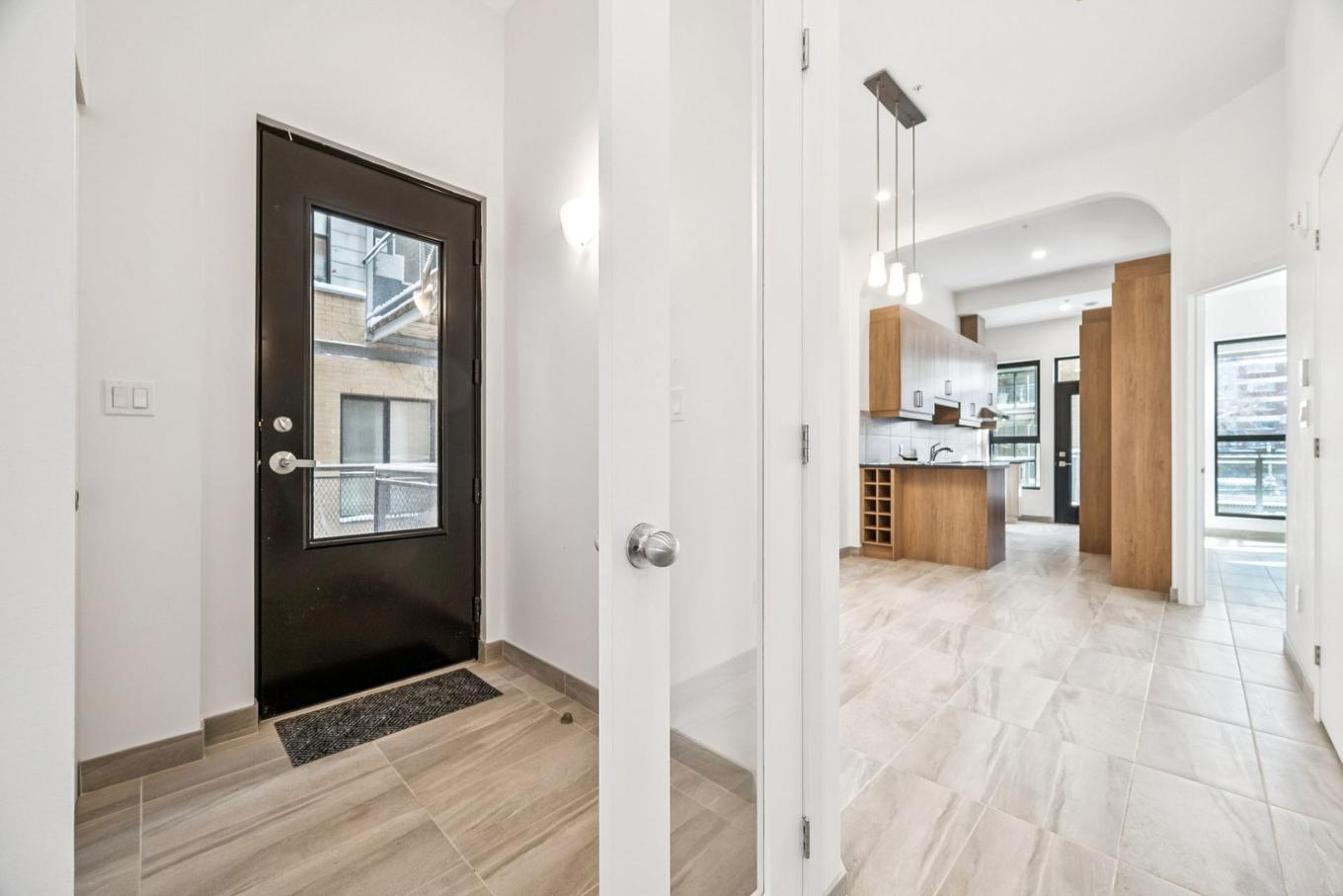 Hall d'entrée/Vestibule - 2-1100 Av. Ducharme, Montréal (Outremont), QC - Indoor Photo Showing Other Room