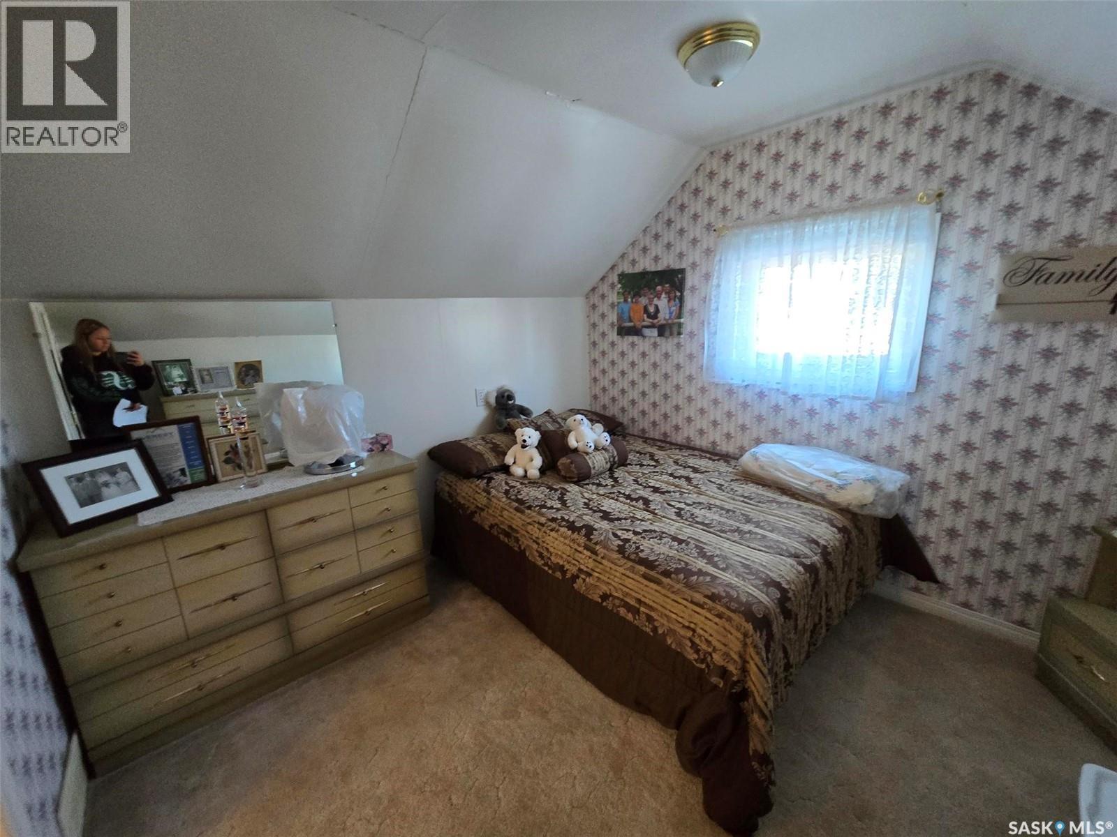 226 1St Street W, Kyle, SK - Indoor Photo Showing Bedroom