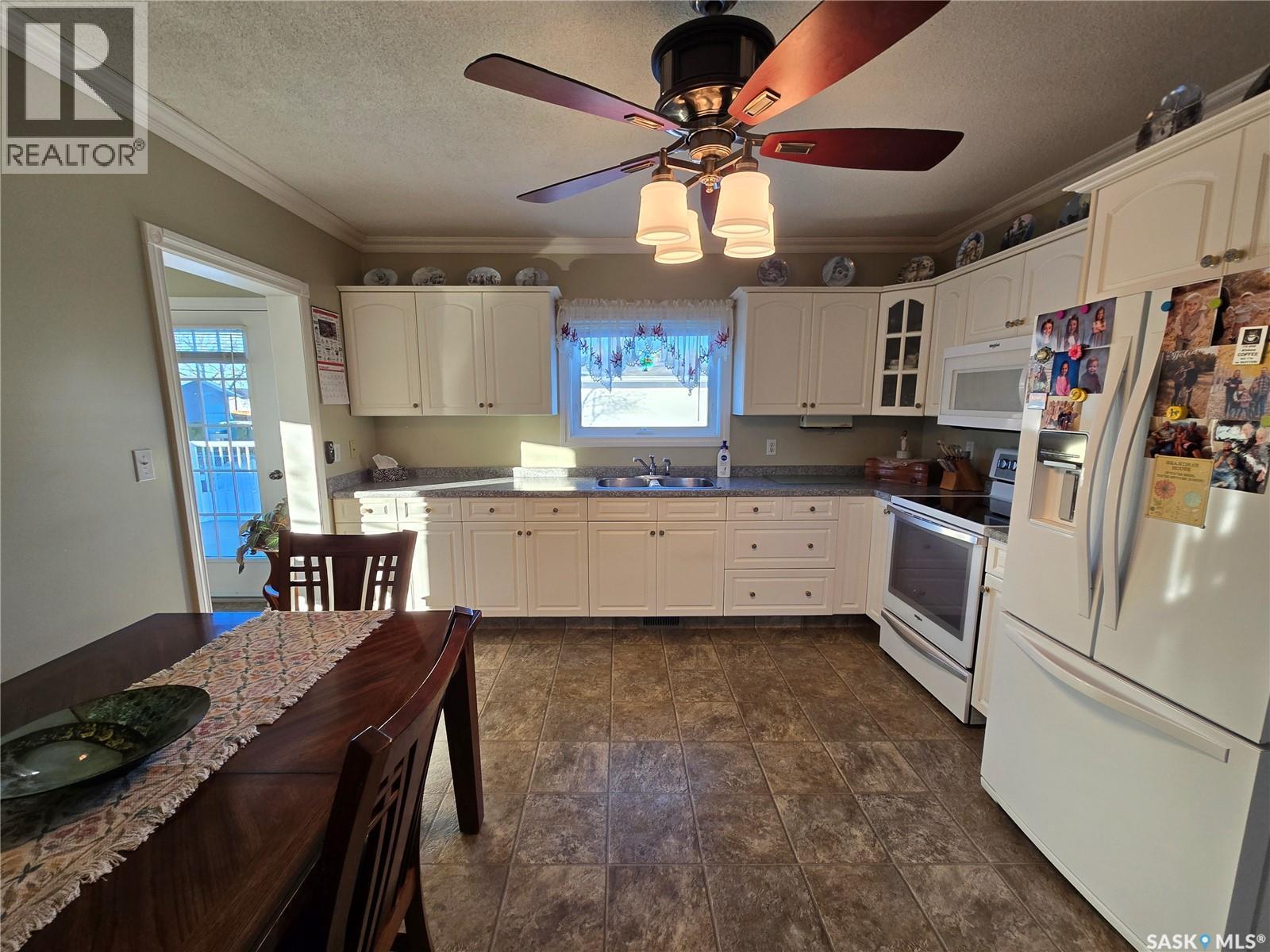 226 1St Street W, Kyle, SK - Indoor Photo Showing Kitchen With Double Sink