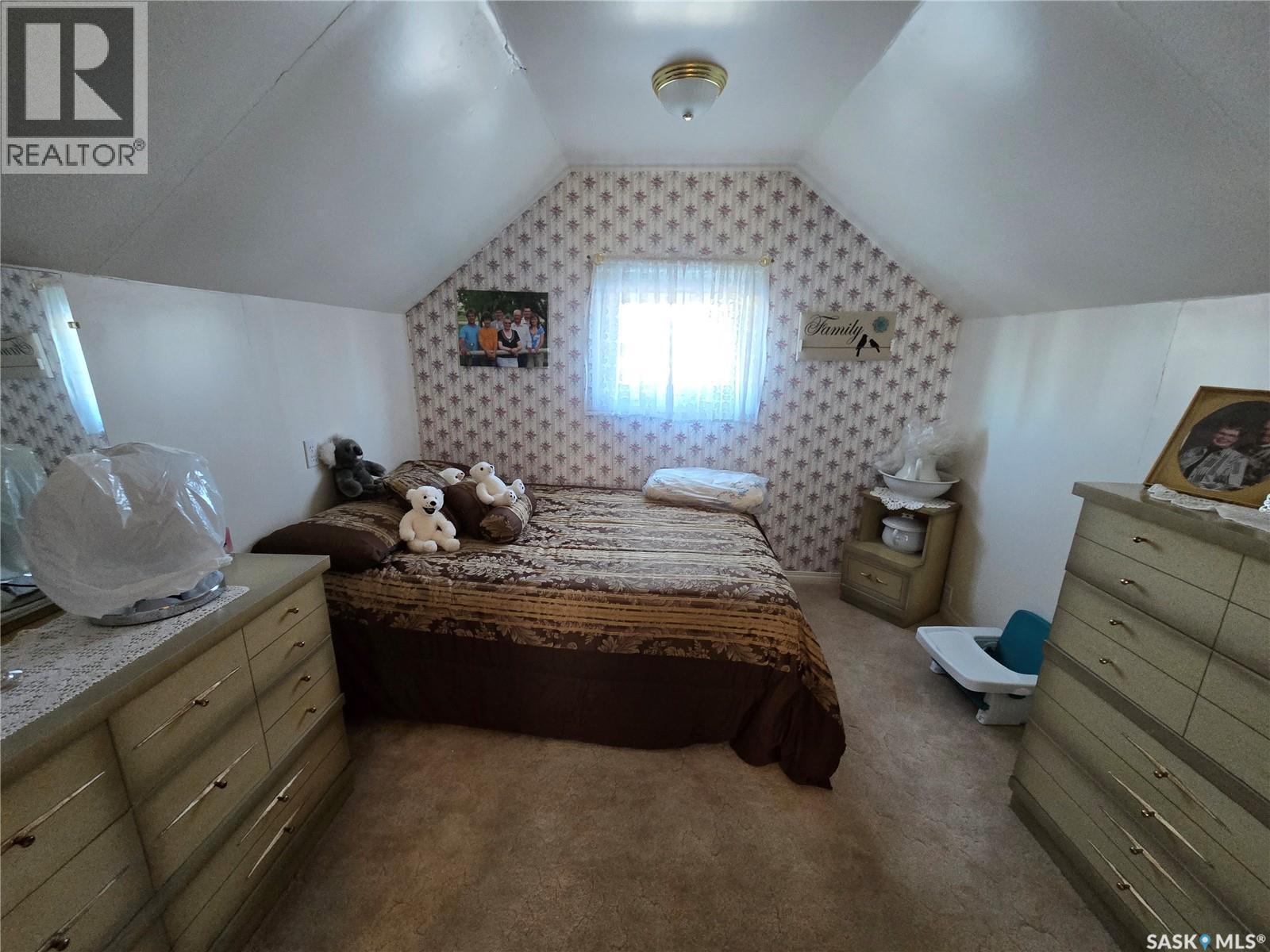 226 1St Street W, Kyle, SK - Indoor Photo Showing Bedroom