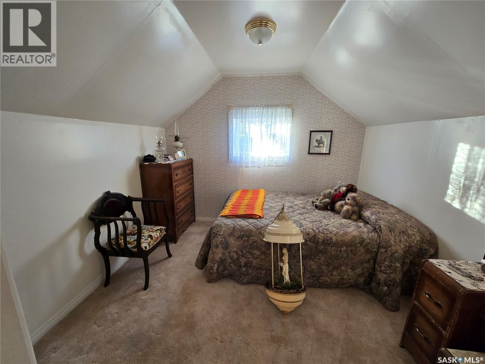 226 1St Street W, Kyle, SK - Indoor Photo Showing Bedroom