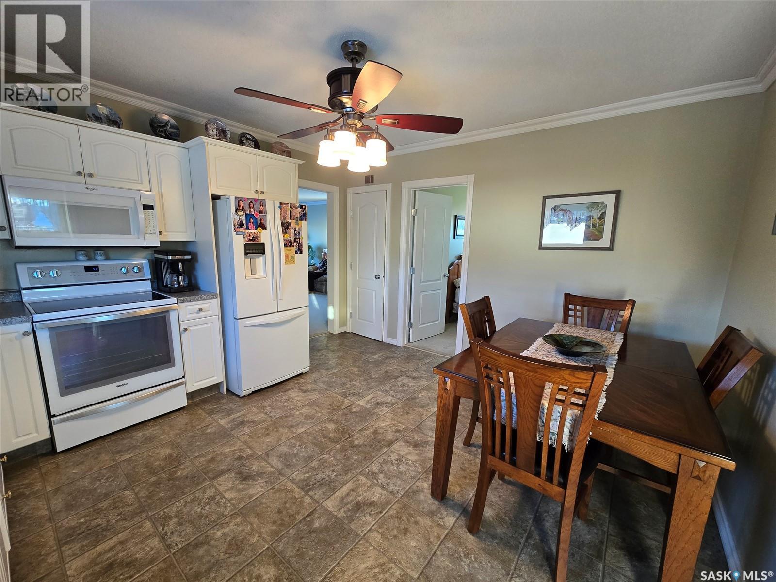 226 1St Street W, Kyle, SK - Indoor
