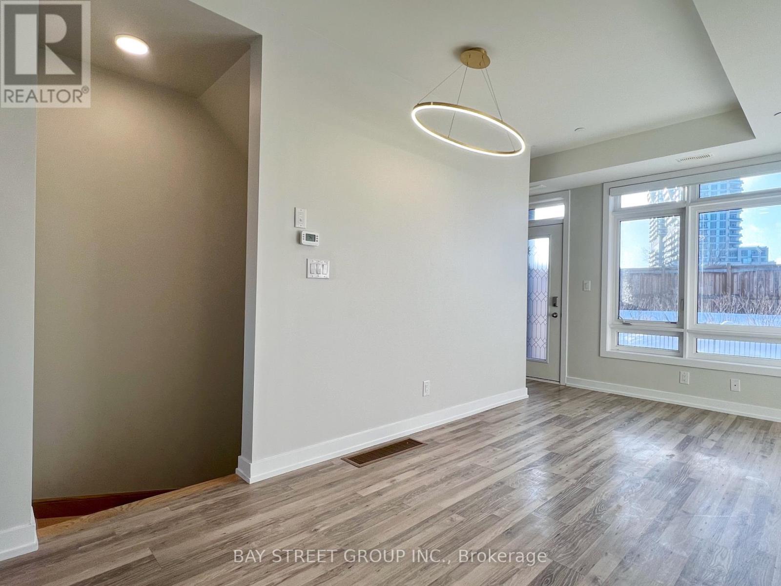 13 - 370 Red Maple Road, Richmond Hill, ON - Indoor Photo Showing Other Room