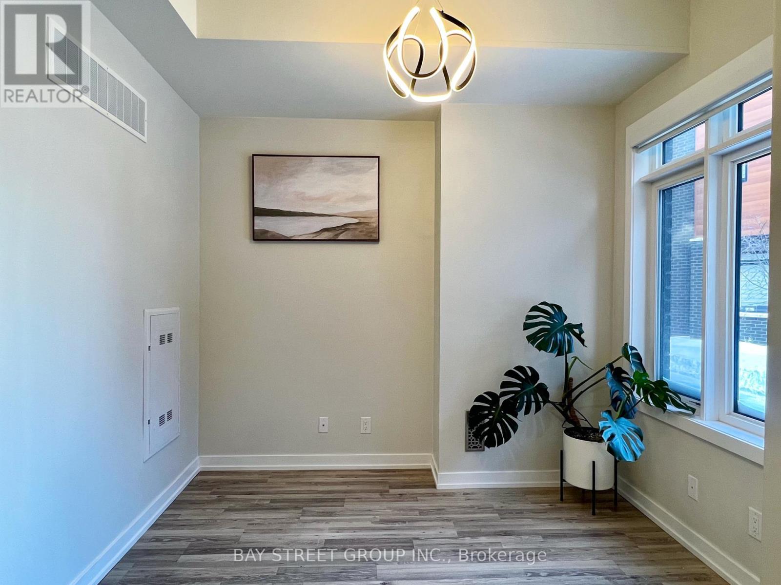 13 - 370 Red Maple Road, Richmond Hill, ON - Indoor Photo Showing Other Room